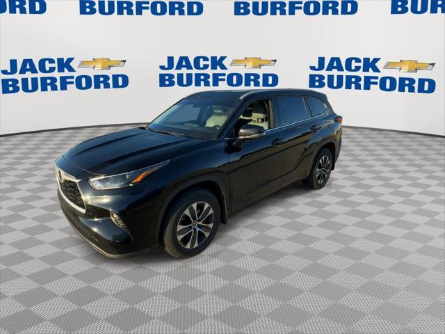 2022 toyota highlander xle