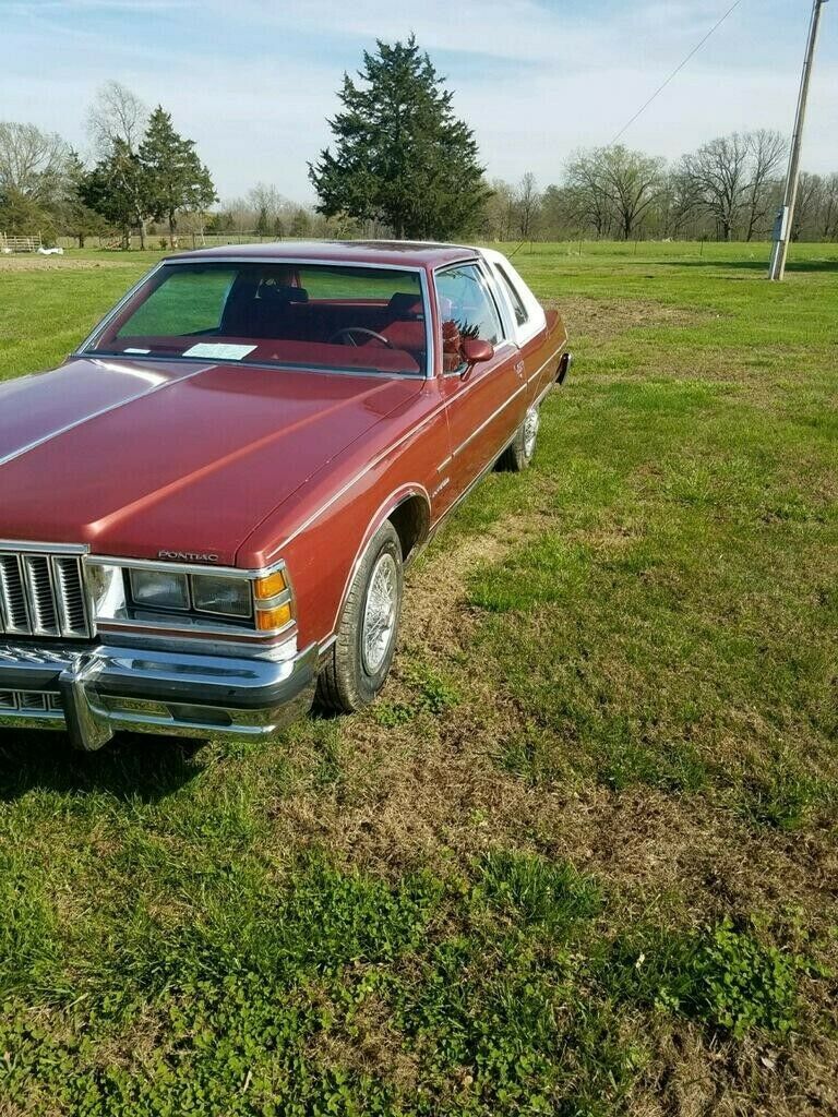 1979 pontiac bonneville coupe maroon inside and out. new tires very clean
