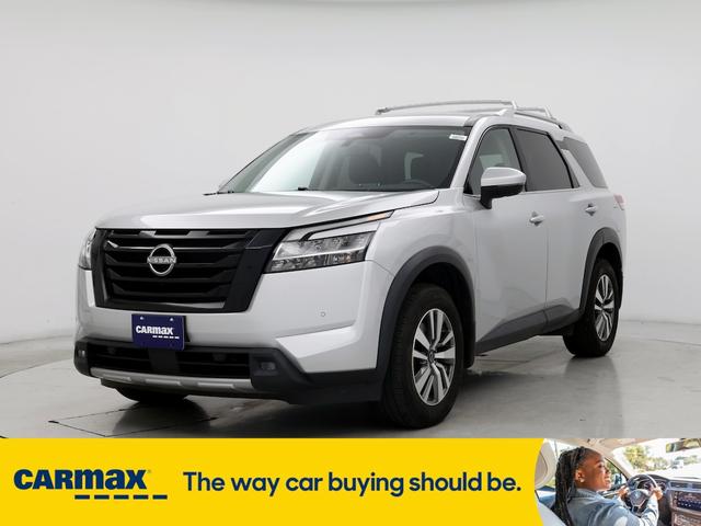 2023 nissan pathfinder sl