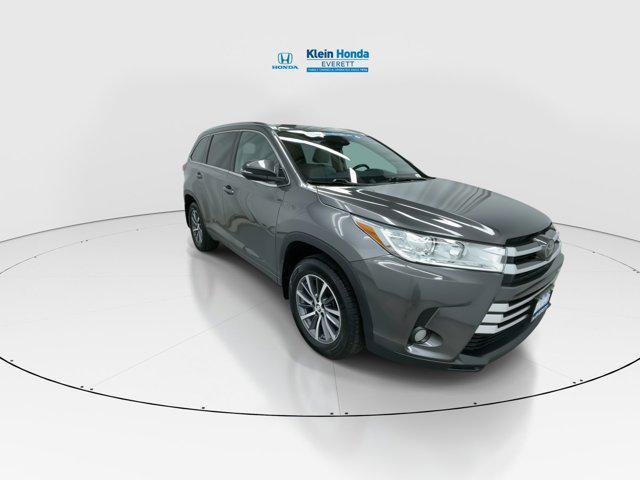 2018 toyota highlander t mulliner
