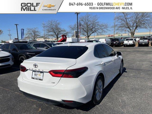 2019 toyota camry le