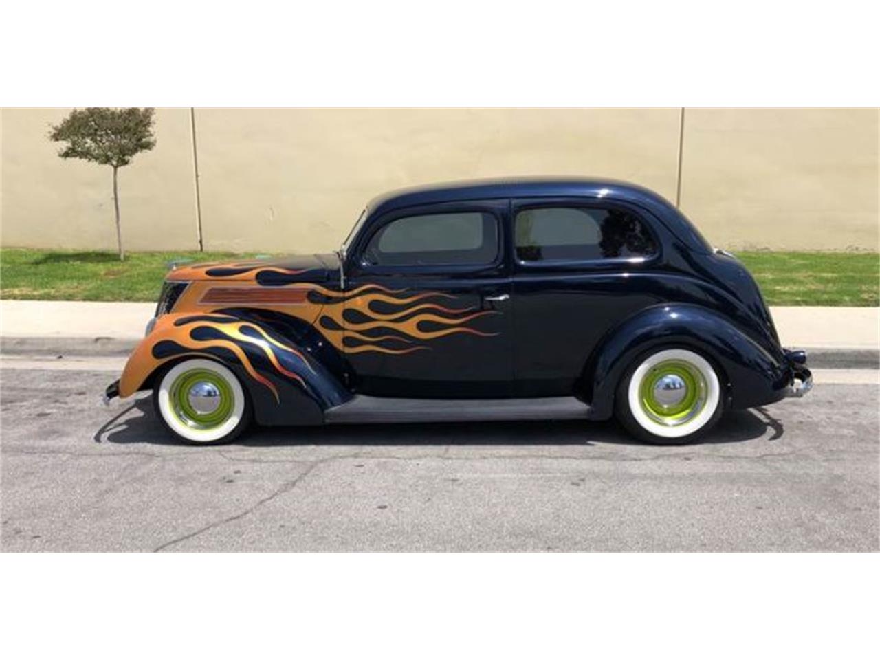 1937 ford sedan