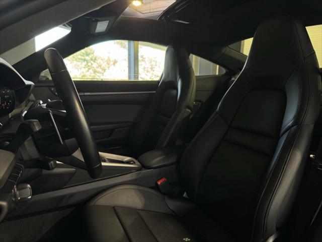 2022 porsche 911 carrera