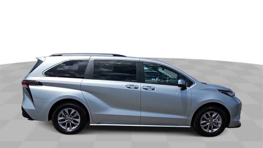 2023 toyota sienna