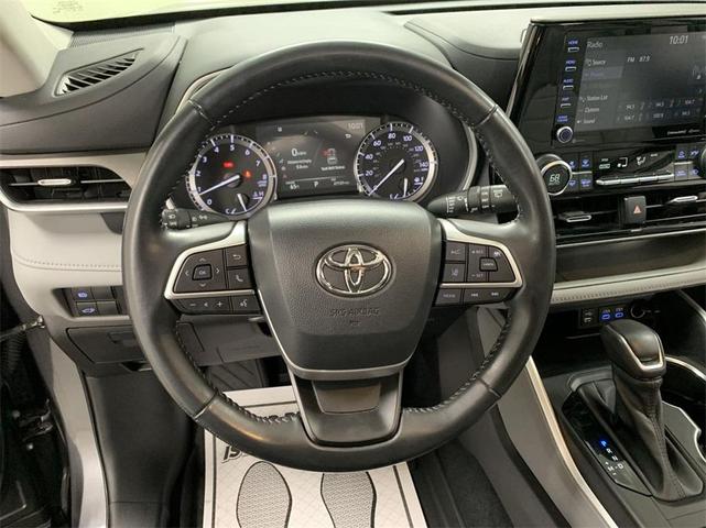 2022 toyota highlander xle