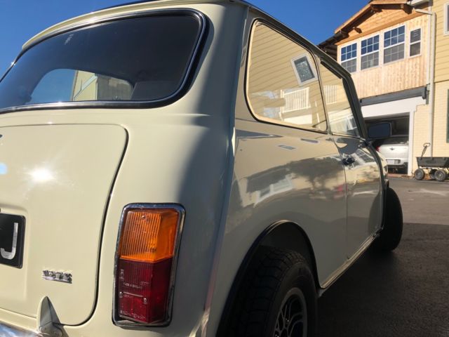 austin mini cooper s - rebuilt on a 1971 chassis