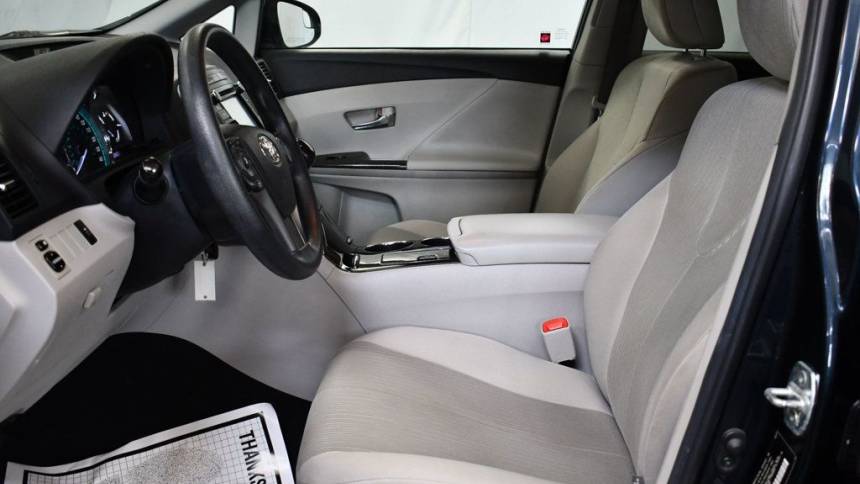 2015 toyota venza le