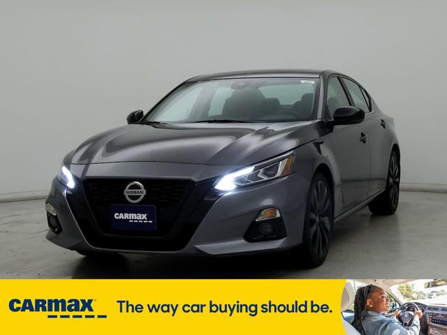 2022 nissan altima sr