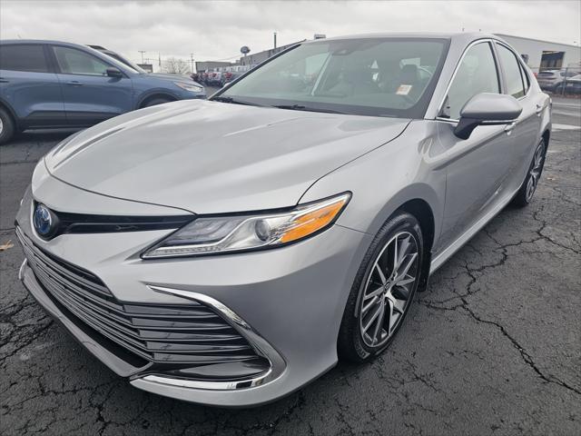 2022 toyota camry hybrid xle