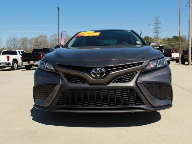 2022 toyota camry se