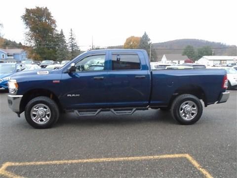 2022 ram 2500 tradesman crew cab 4x4 6'4' box