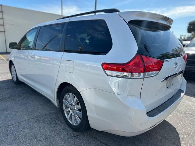 2014 toyota sienna limited