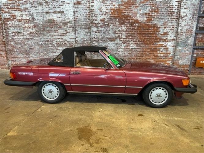 1989 mercedes-benz 560 in reading, pennsylvania