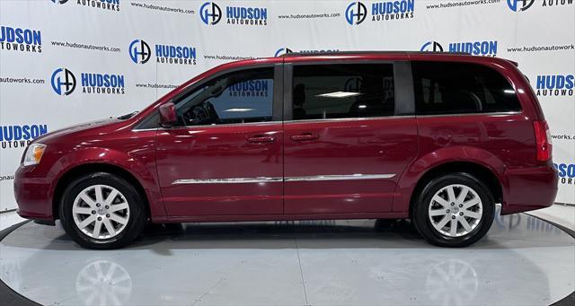 2016 chrysler town & country touring