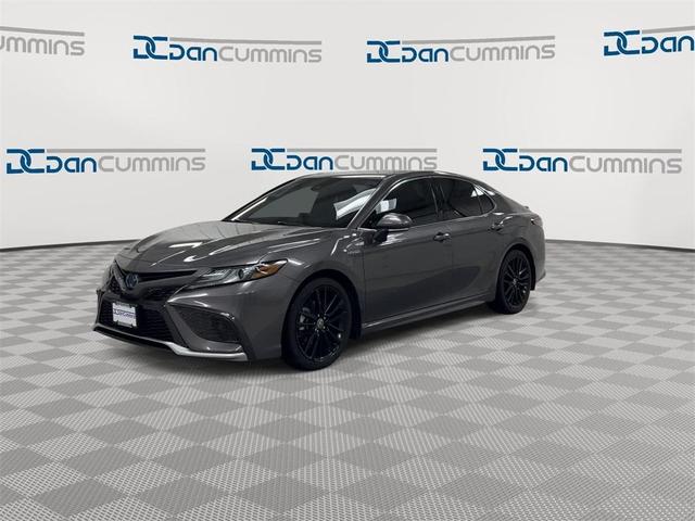2021 toyota camry hybrid xse
