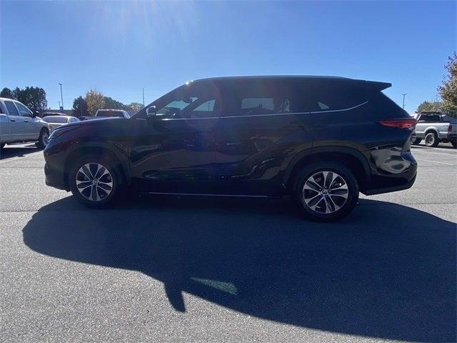 2022 toyota highlander xle