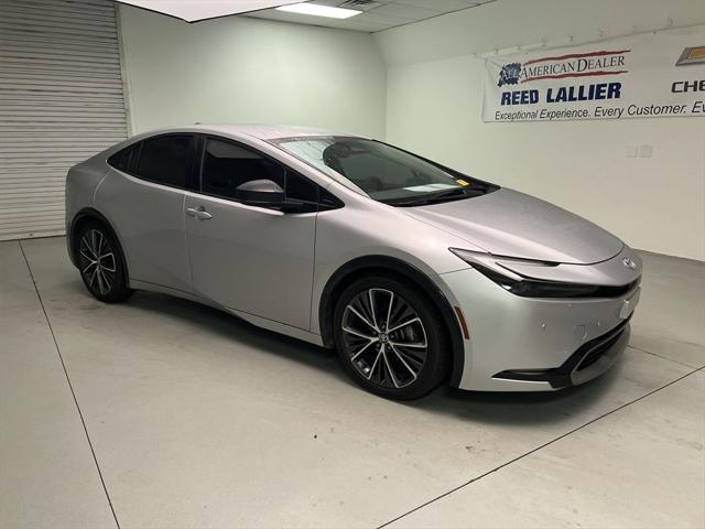 2023 toyota prius le