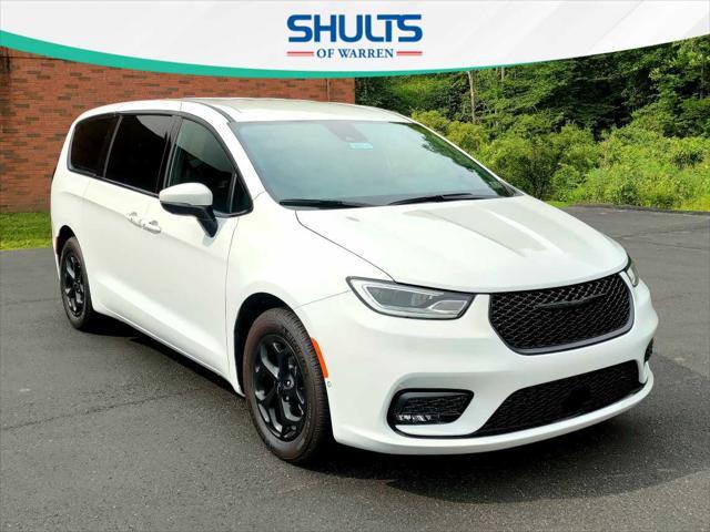 2023 chrysler pacifica hybrid touring l