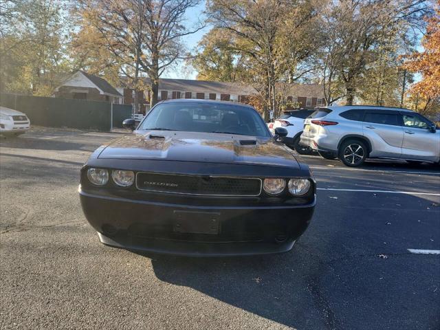 2012 dodge challenger sxt