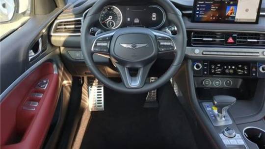 2025 Genesis G70