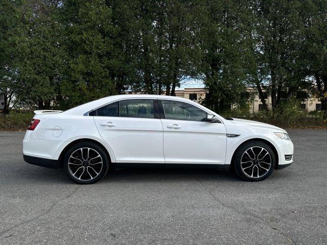 2019 ford taurus limited