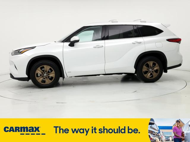2022 toyota highlander hybrid xle