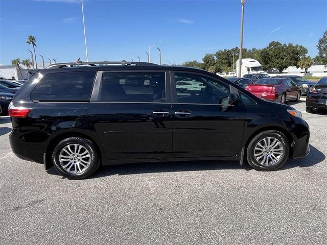 2020 toyota sienna xle