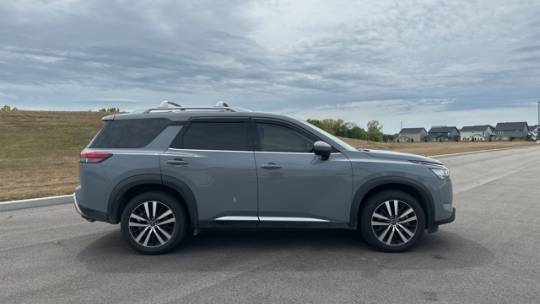 2023 nissan pathfinder platinum