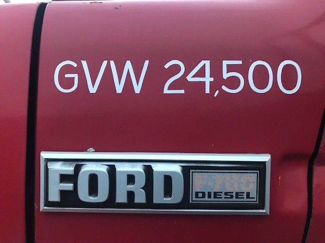 1982 ford f700 8.7 liter detroit diesel stake truck flat bed