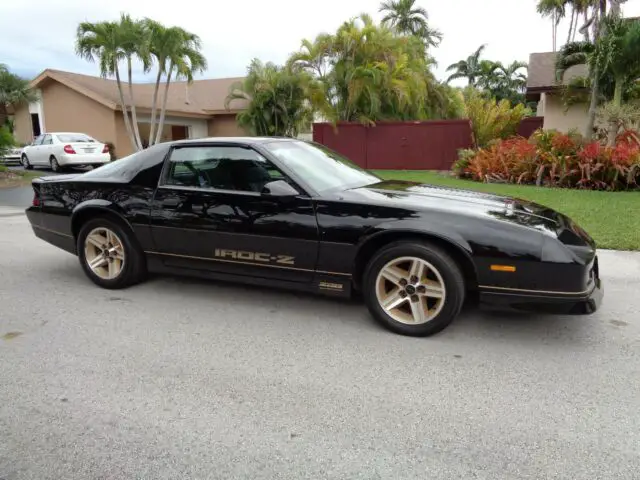 1987 iroc z rare blk / gold - loaded w /1sc - 100% orig., garage kept & 1 owner