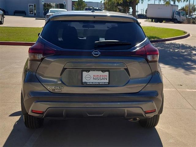 2022 nissan kicks s