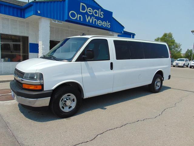 2017 chevrolet express 3500 lt