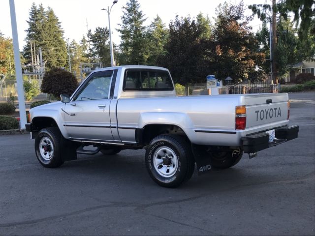 1988 toyota pickup sr5 4x4 5-speed v6 65,000 original miles rust free!