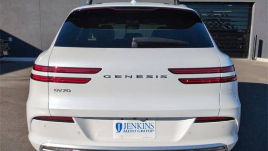 2025 Genesis GV70