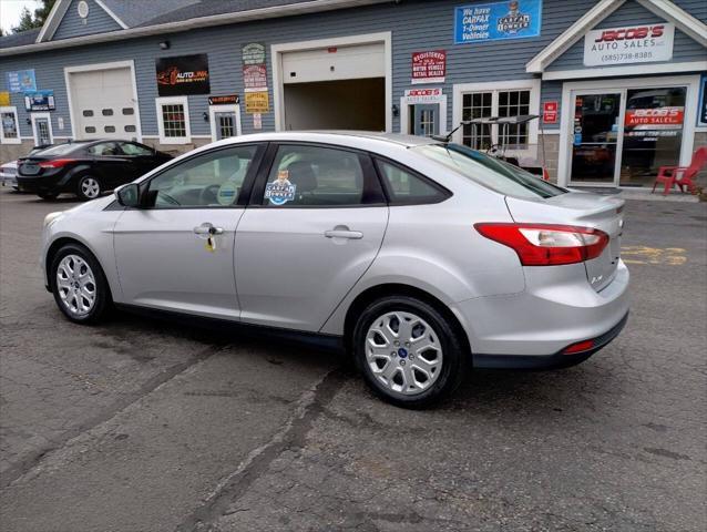 2012 ford focus se