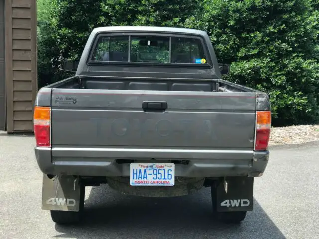 1988 toyota 4 x 4 truck 22 re