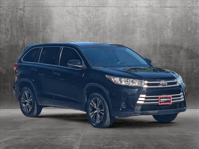 2018 toyota highlander le