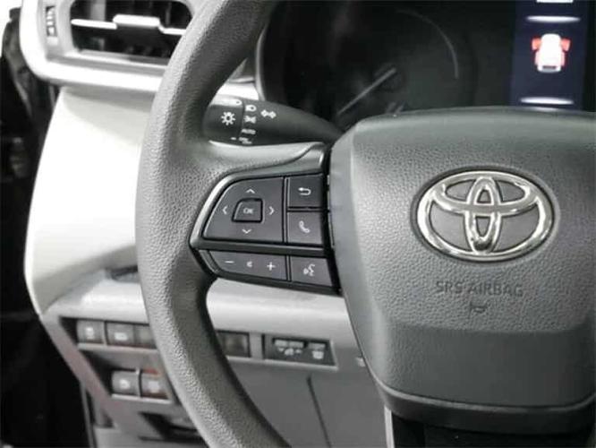 2023 toyota sienna le in saint cloud, minnesota