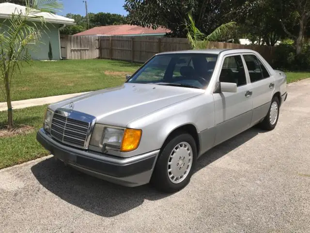 1990 mercedes benz 300e garage kept low miles mint condition