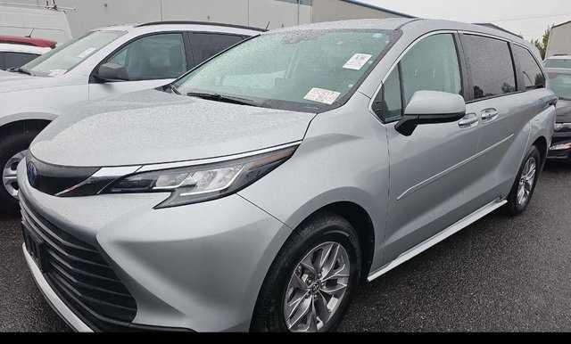 2022 toyota sienna le