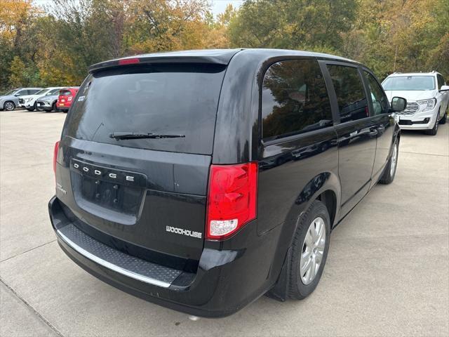 2019 dodge grand caravan se