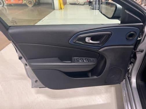 2016 chrysler 200 s 4dr all-wheel drive sedan in blackhawk village, iowa
