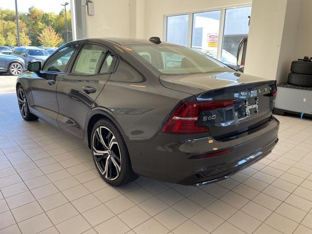 2024 volvo s60 b5 plus dark theme