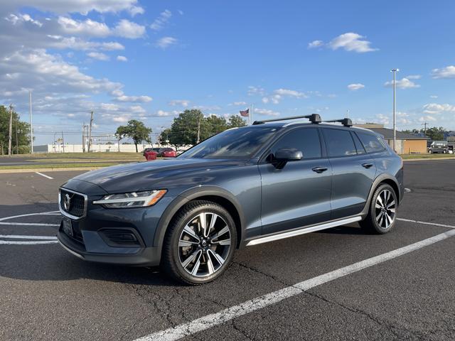 2020 volvo v60 cross country t5