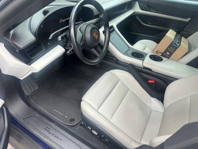 2022 porsche taycan base