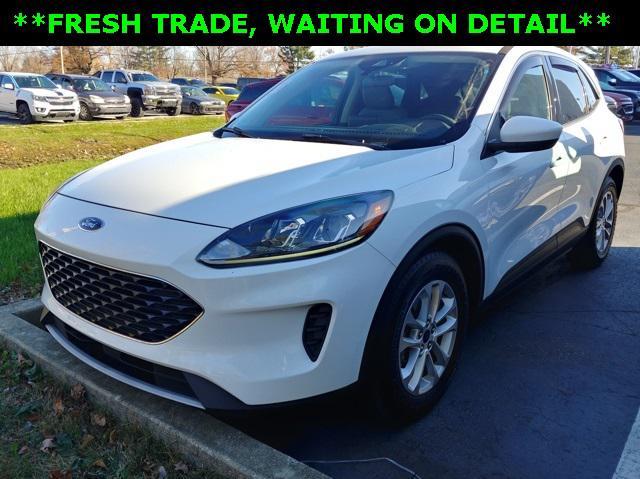 2020 ford escape se