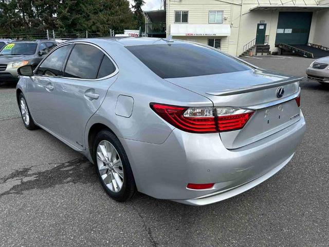 2013 lexus es 300h base