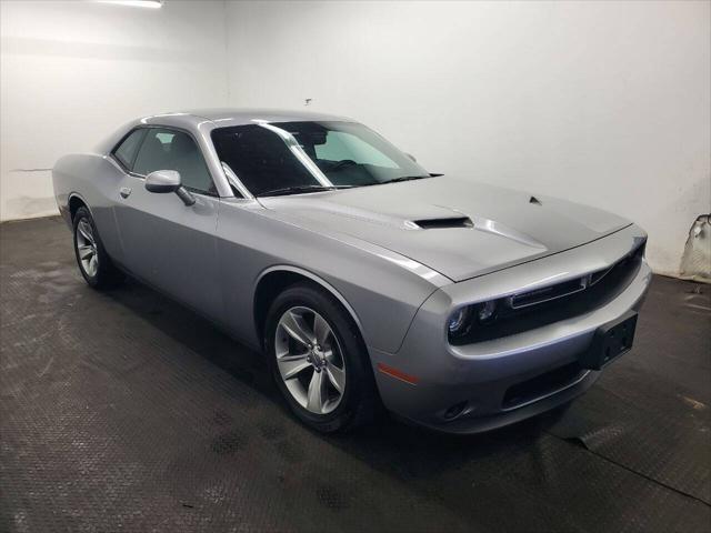 2017 dodge challenger sxt