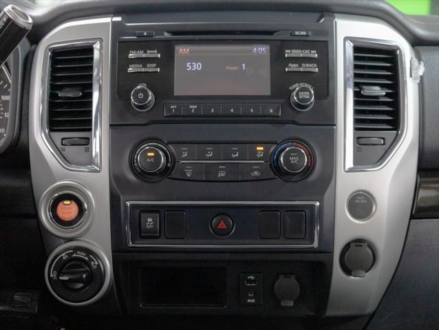 2017 nissan titan sv