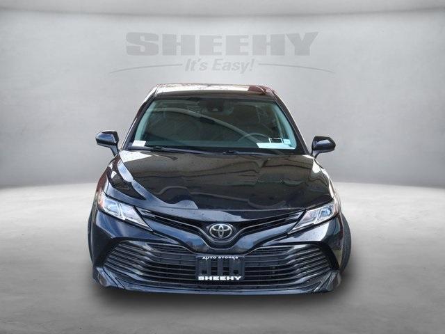 2019 toyota camry le